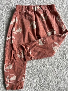Rylee + Cru Rust Pink Beach Ball Print Kids Casual Bottoms - size 12-18 months